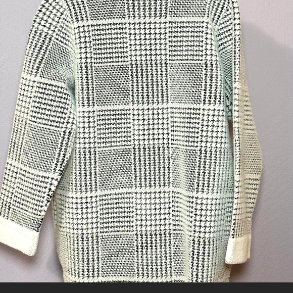 Chic Black and White Houndstooth Pea Coat - Picture 6 of 6